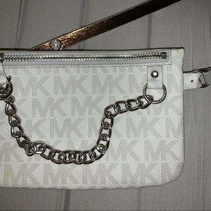 Michael Kors Pulls Chain Belt Bag!
